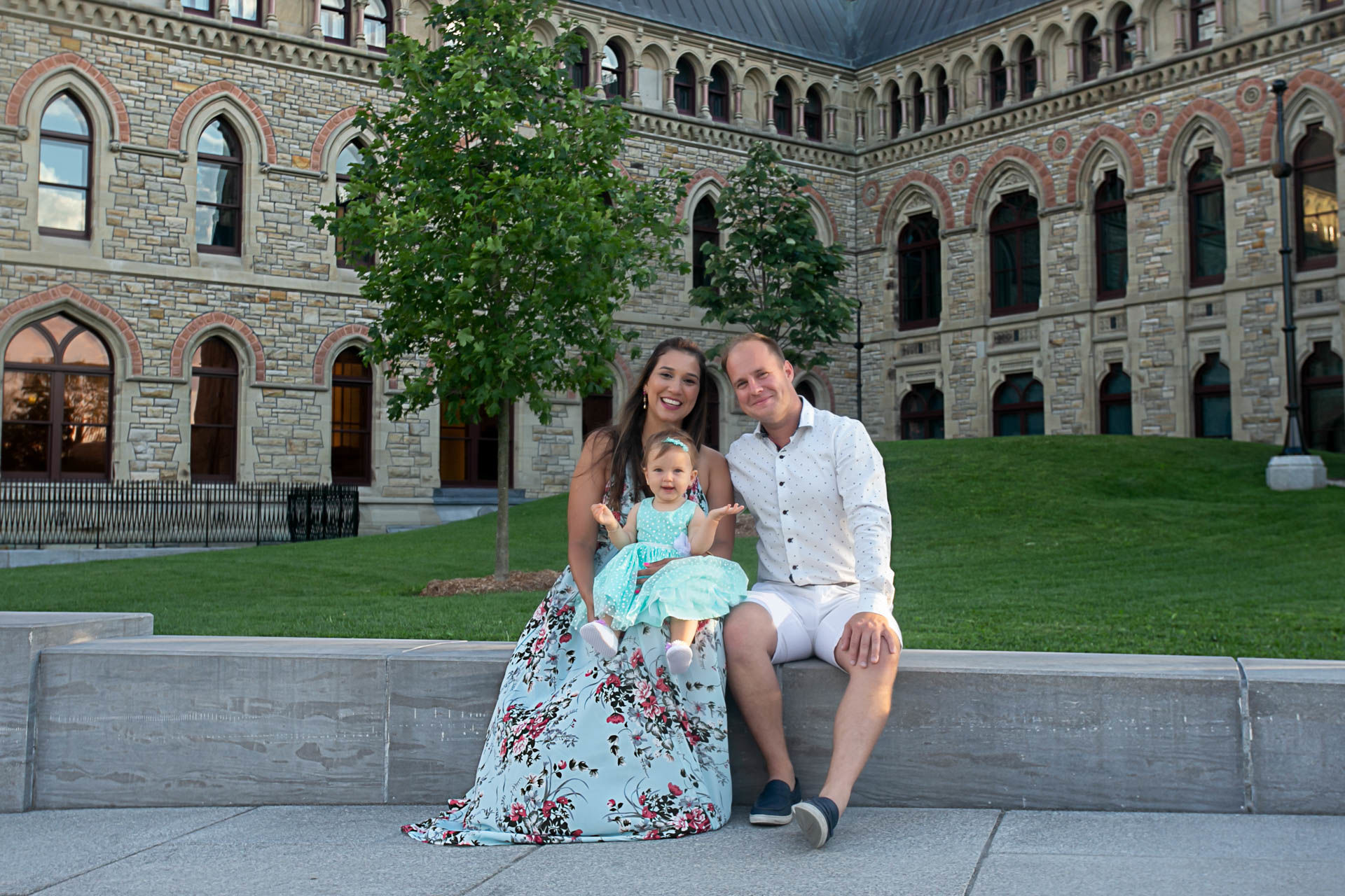Foto Bence & Letícia =  Adriana -  Parliament Hill Ottawa  - Imagem 10