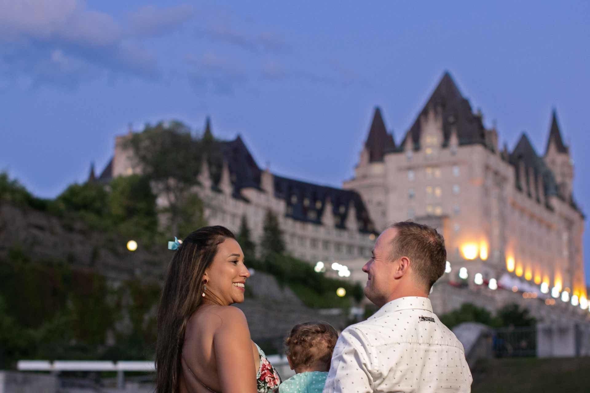 Foto Bence & Letícia =  Adriana -  Parliament Hill Ottawa  - Imagem 37