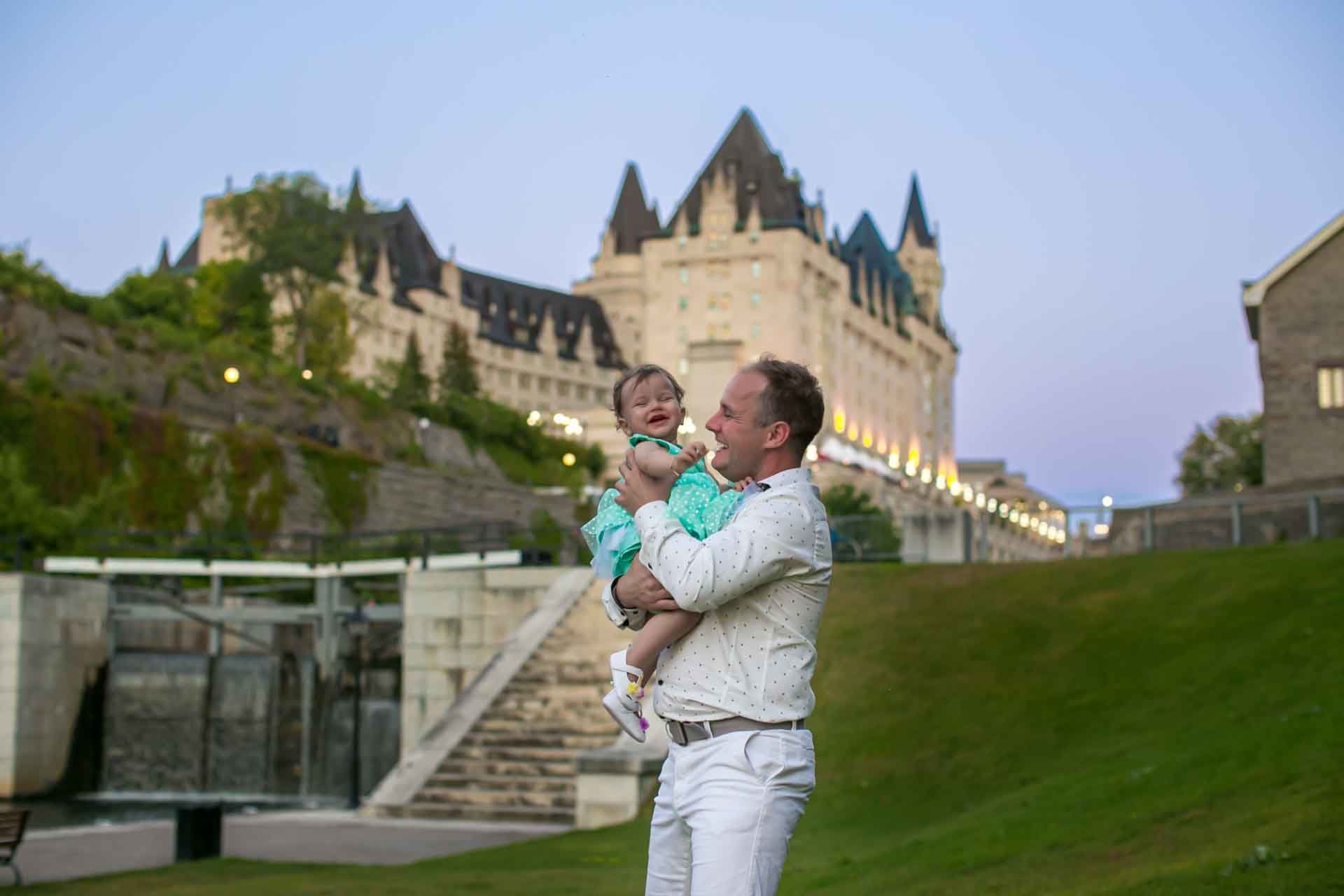 Foto Bence & Letícia =  Adriana -  Parliament Hill Ottawa  - Imagem 31