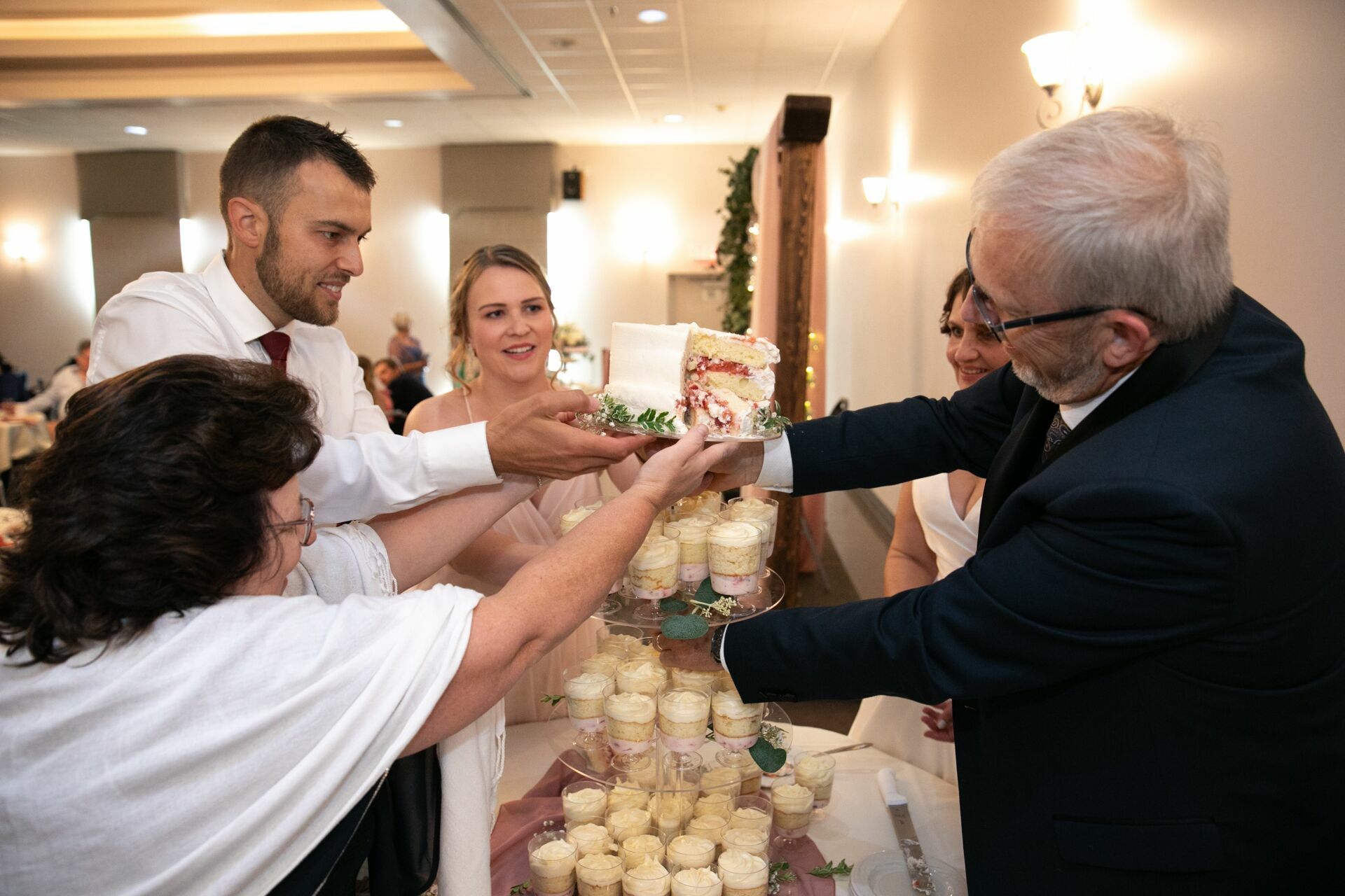 Foto Olga & Irhart - Wedding - Millwoods  Golf Course, Edmonton, Canada - Imagem 60