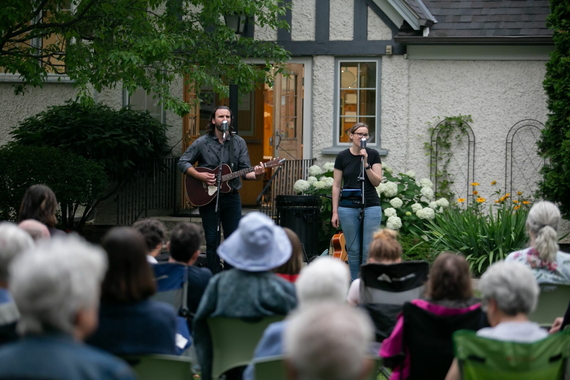 Foto Garden Concert Series - Parish of Christ Church Foto Garden Concert Series - Parish of Christ Church - Imagem 3