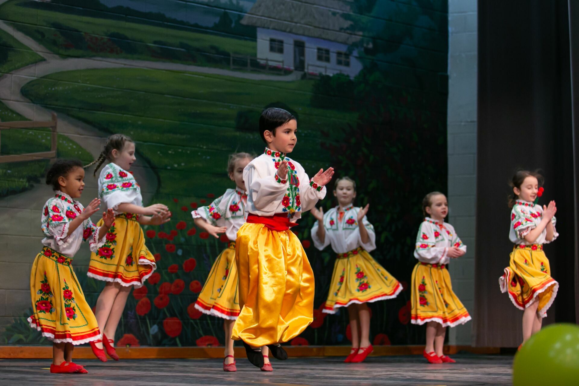 Foto Verkhovyna Ukrainian Song and Dance Ensemble’s pre-Easter Bazaar “Yarmarok” - Imagem 25
