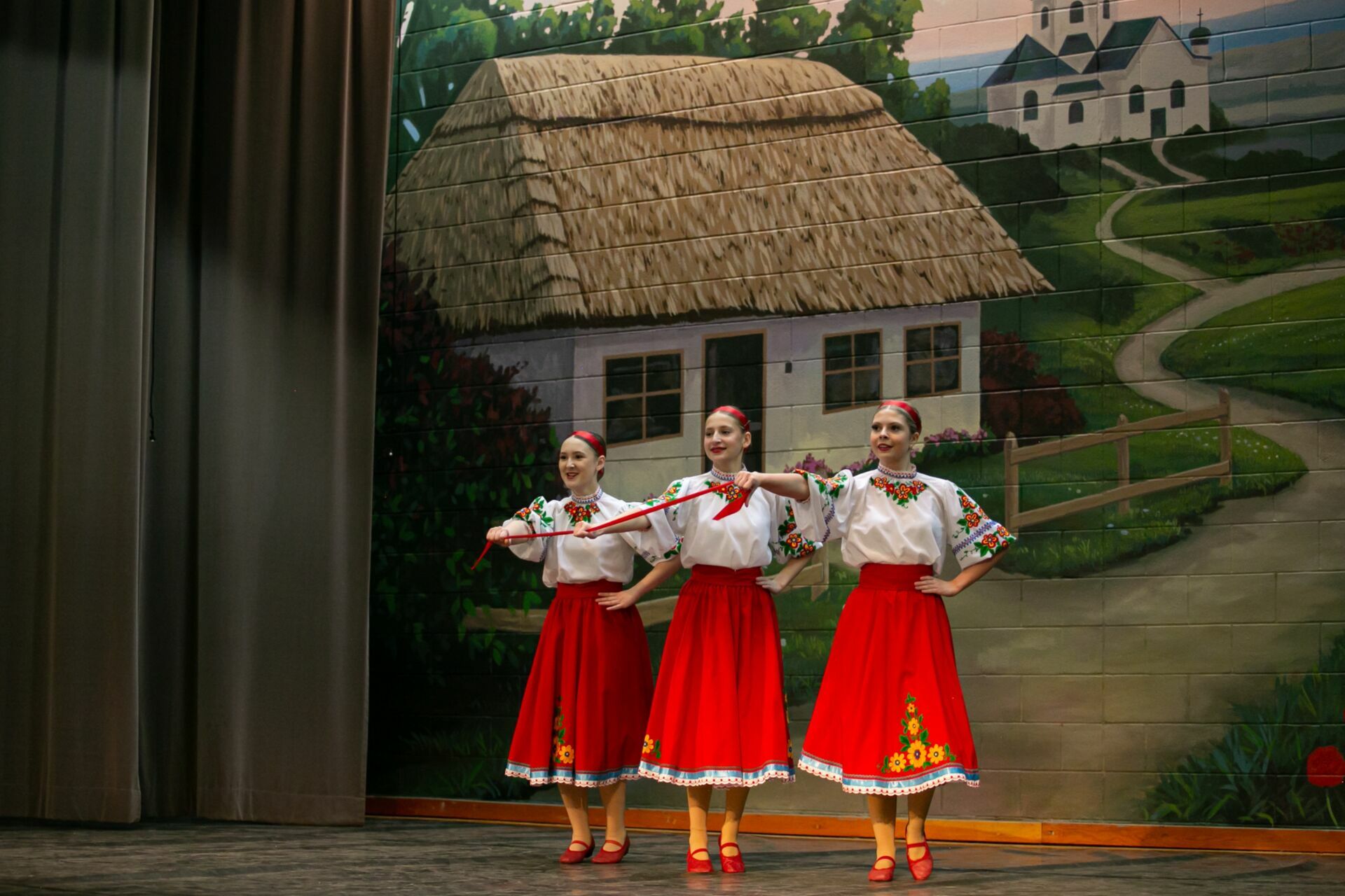 Foto Verkhovyna Ukrainian Song and Dance Ensemble’s pre-Easter Bazaar “Yarmarok” - Imagem 31