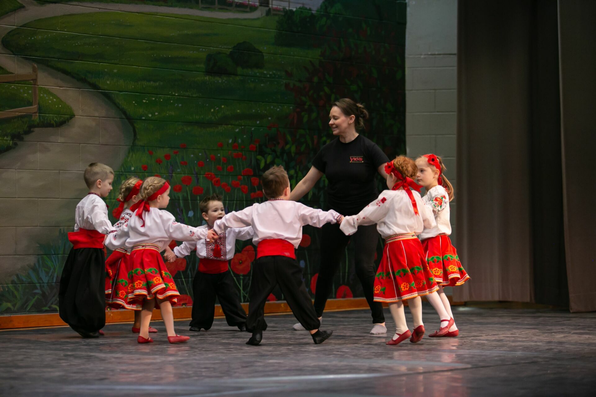 Foto Verkhovyna Ukrainian Song and Dance Ensemble’s pre-Easter Bazaar “Yarmarok” - Imagem 34