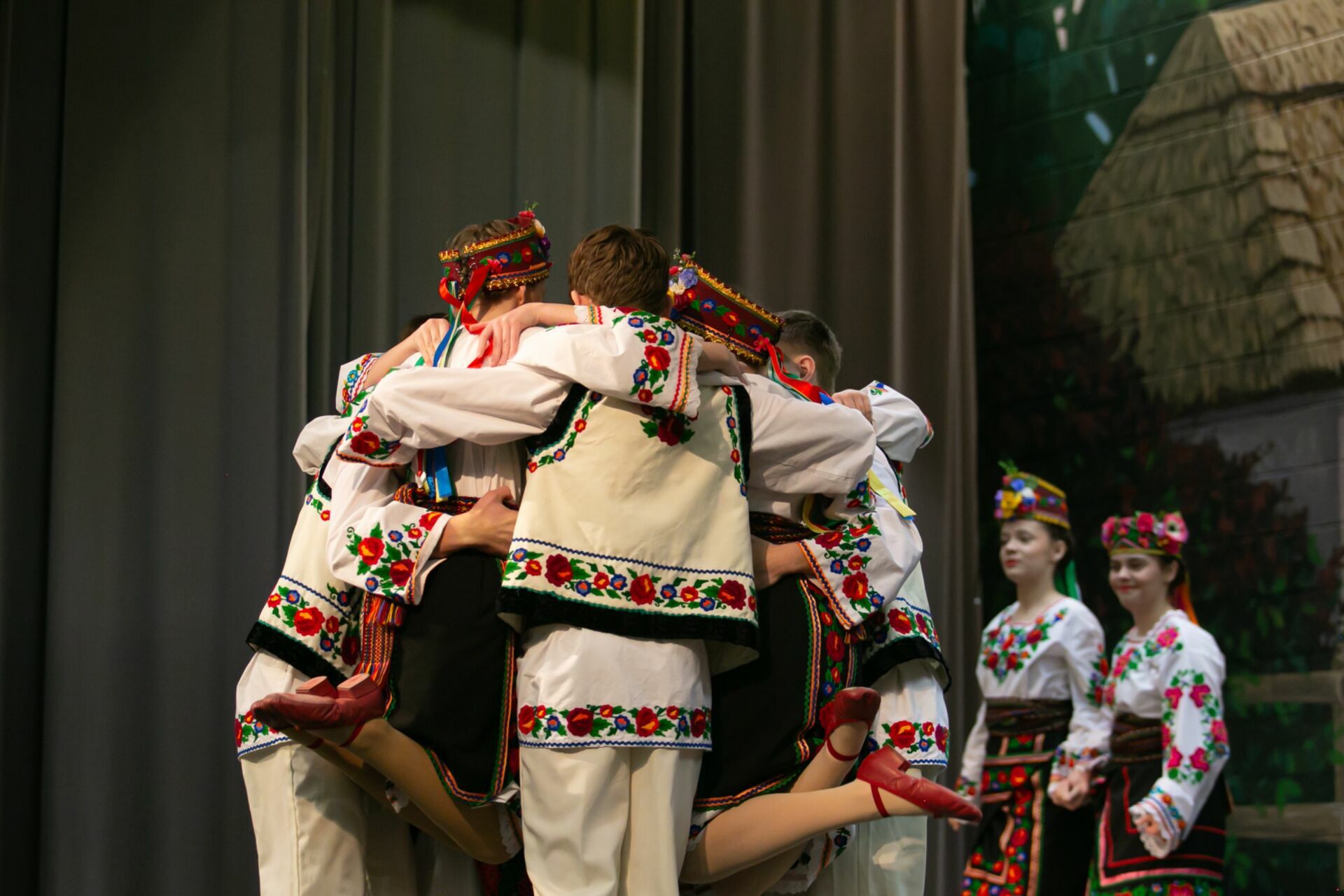 Foto Verkhovyna Ukrainian Song and Dance Ensemble’s pre-Easter Bazaar “Yarmarok” - Imagem 44