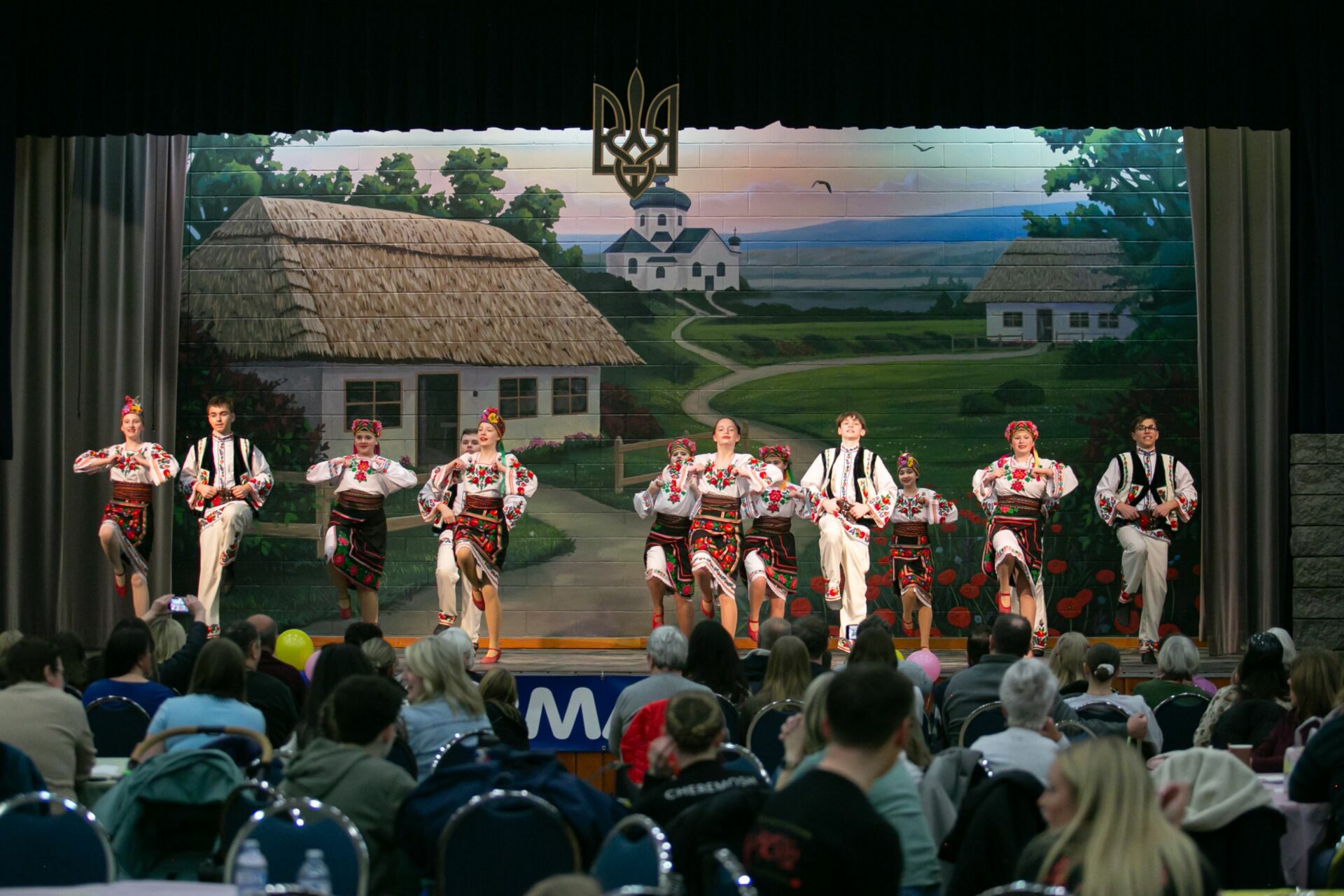 Foto Verkhovyna Ukrainian Song and Dance Ensemble’s pre-Easter Bazaar “Yarmarok” - Imagem 46