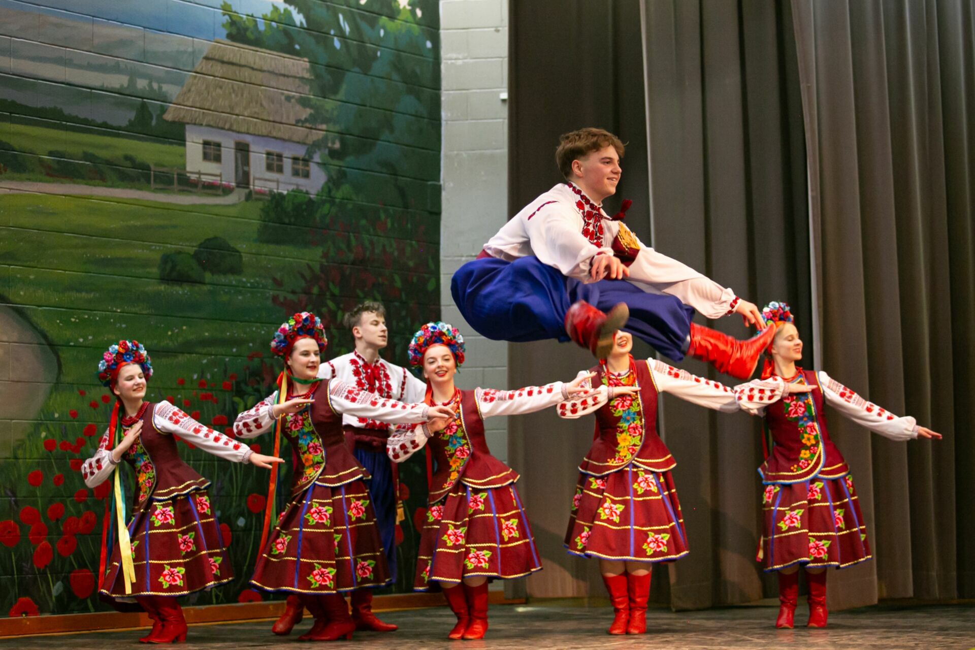 Foto Verkhovyna Ukrainian Song and Dance Ensemble’s pre-Easter Bazaar “Yarmarok” - Imagem 49