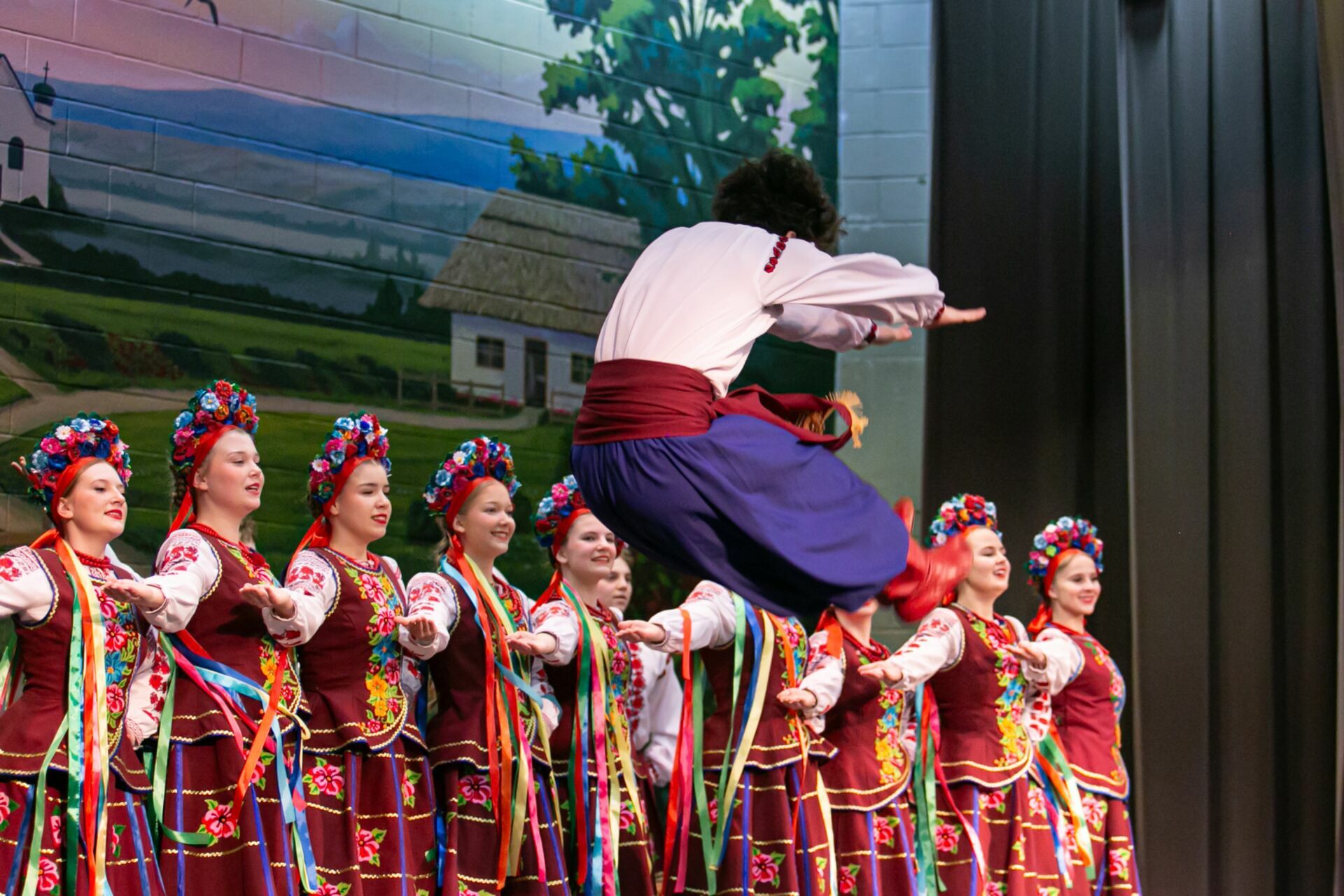 Foto Verkhovyna Ukrainian Song and Dance Ensemble’s pre-Easter Bazaar “Yarmarok” - Imagem 50