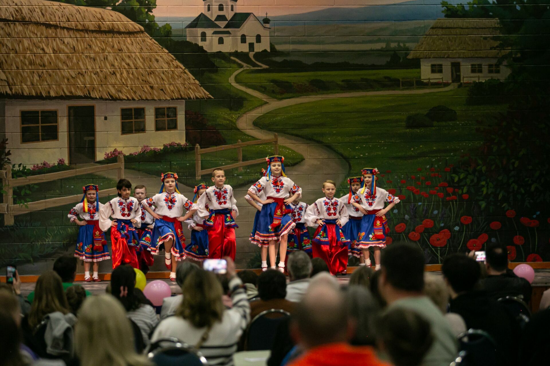 Foto Verkhovyna Ukrainian Song and Dance Ensemble’s pre-Easter Bazaar “Yarmarok” - Imagem 61