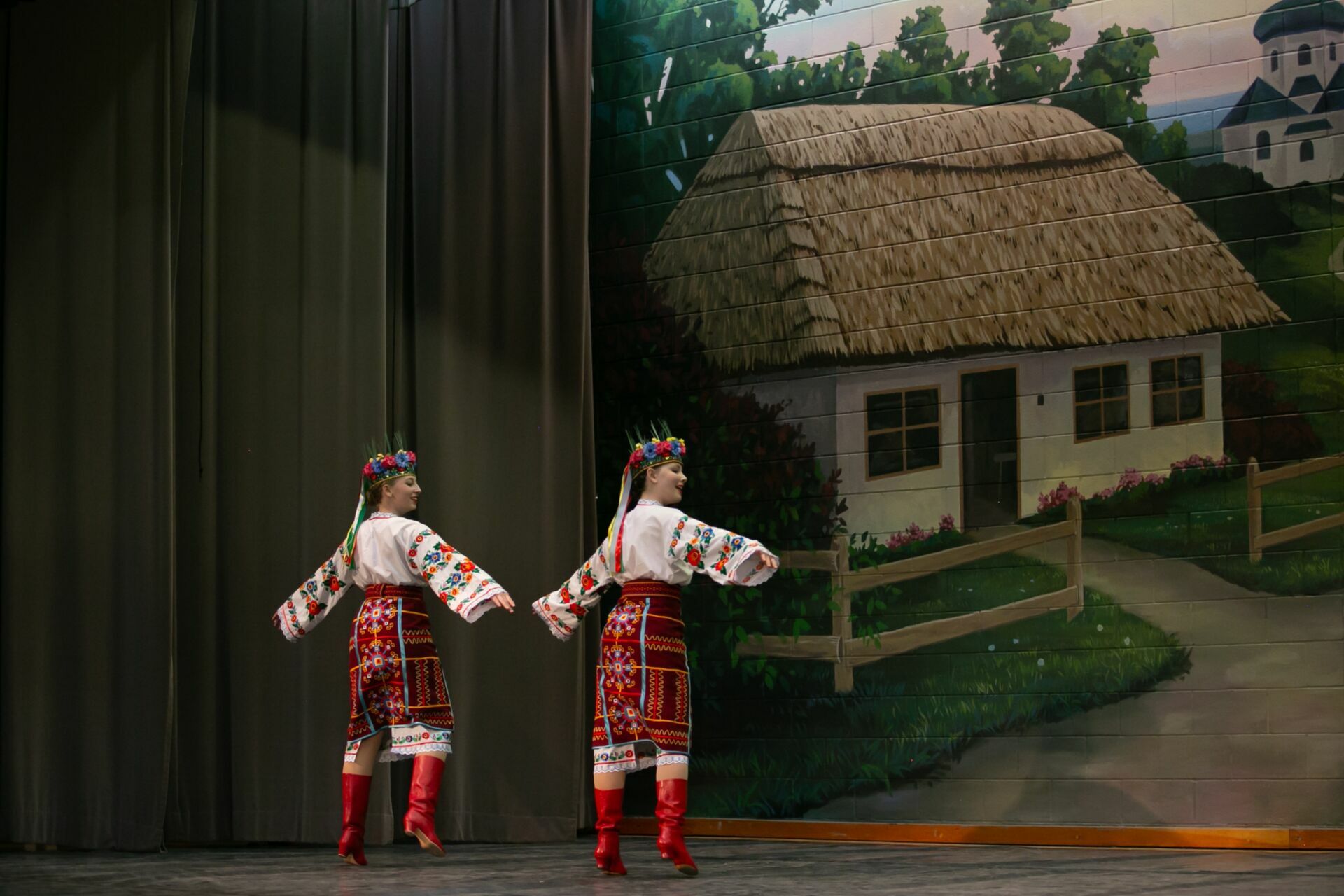 Foto Verkhovyna Ukrainian Song and Dance Ensemble’s pre-Easter Bazaar “Yarmarok” - Imagem 70