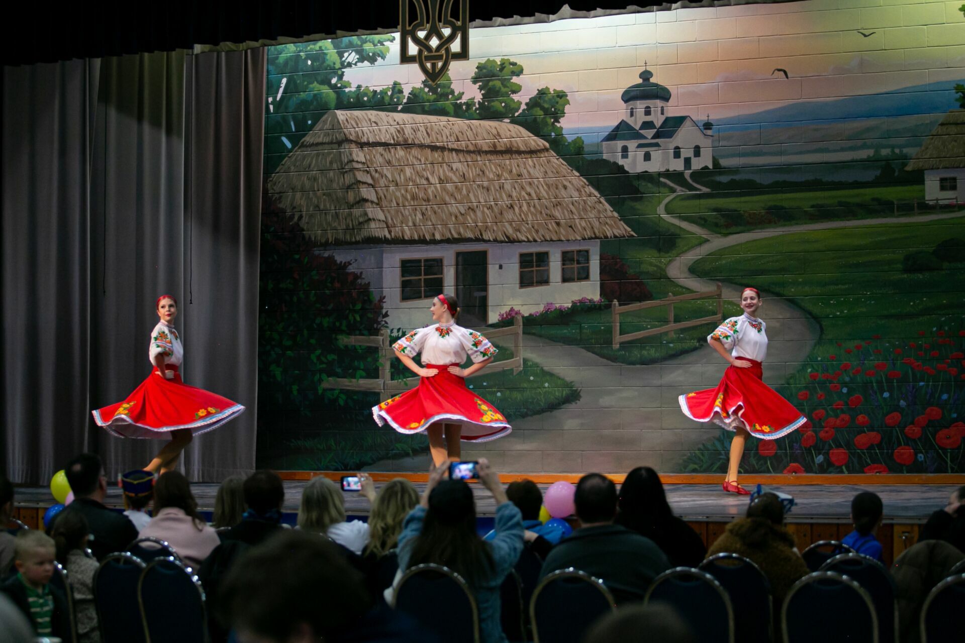Foto Verkhovyna Ukrainian Song and Dance Ensemble’s pre-Easter Bazaar “Yarmarok” - Imagem 71