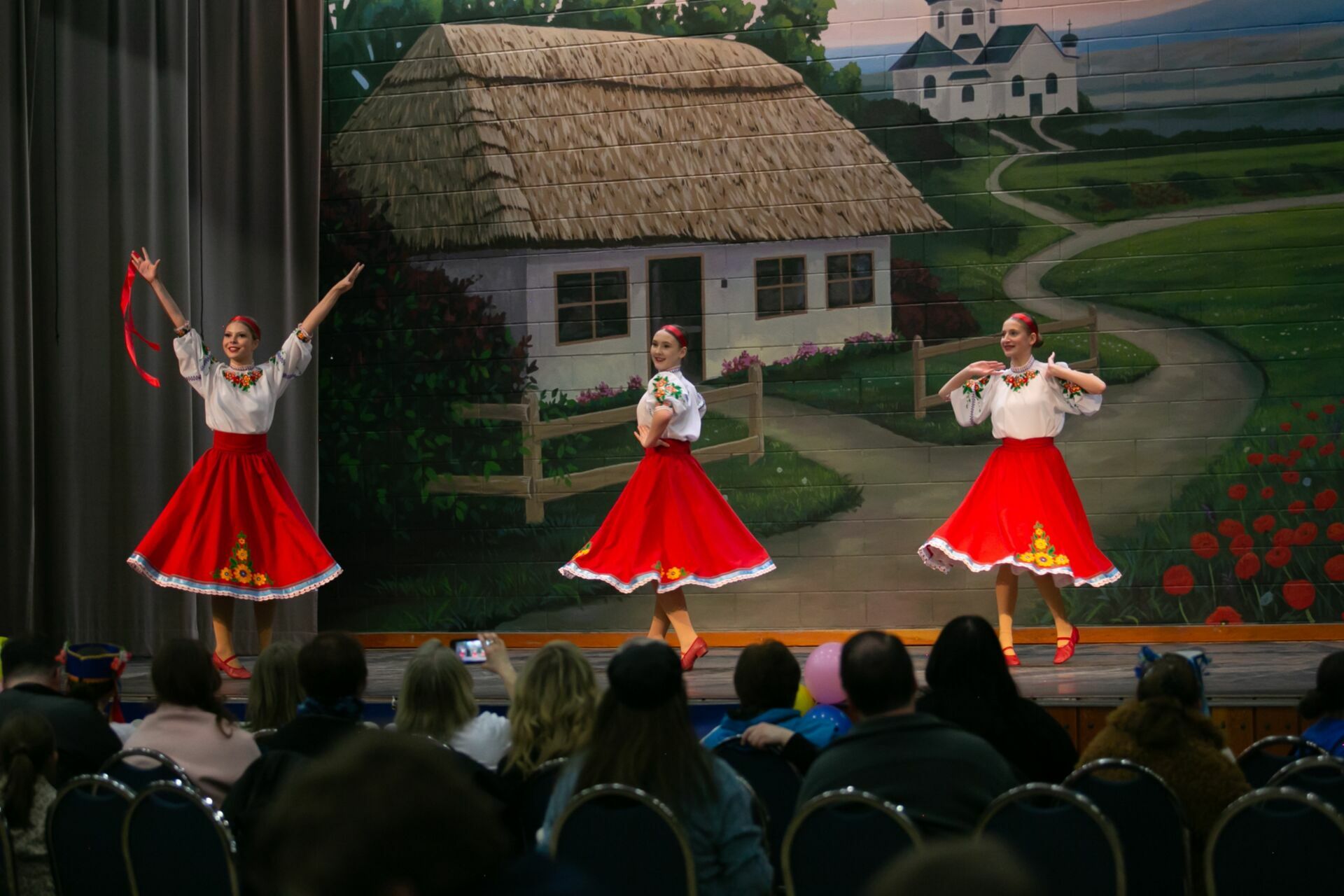Foto Verkhovyna Ukrainian Song and Dance Ensemble’s pre-Easter Bazaar “Yarmarok” - Imagem 72