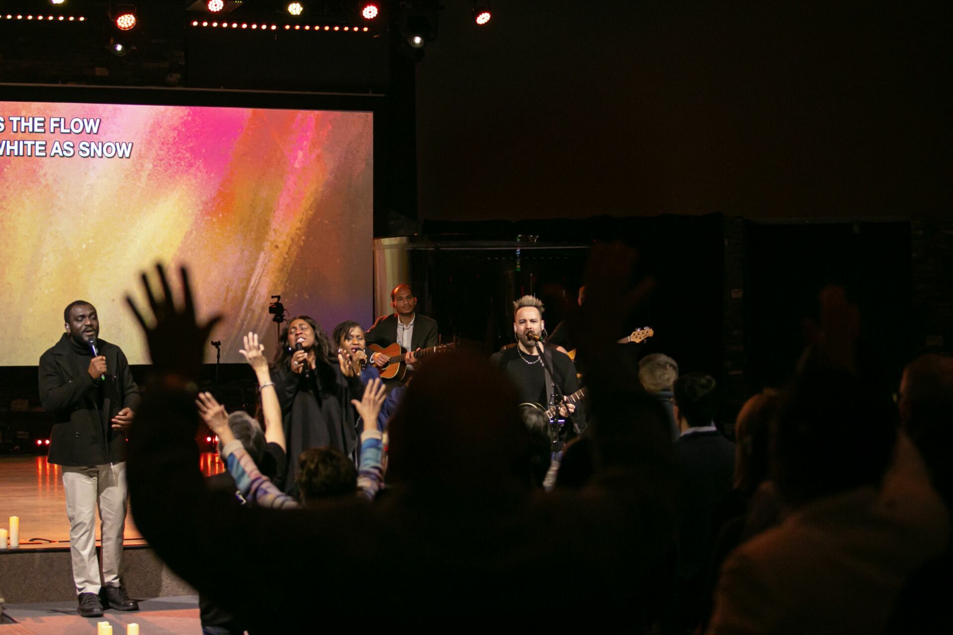 Foto Good Friday - April 3, 2026  - Imagem 36