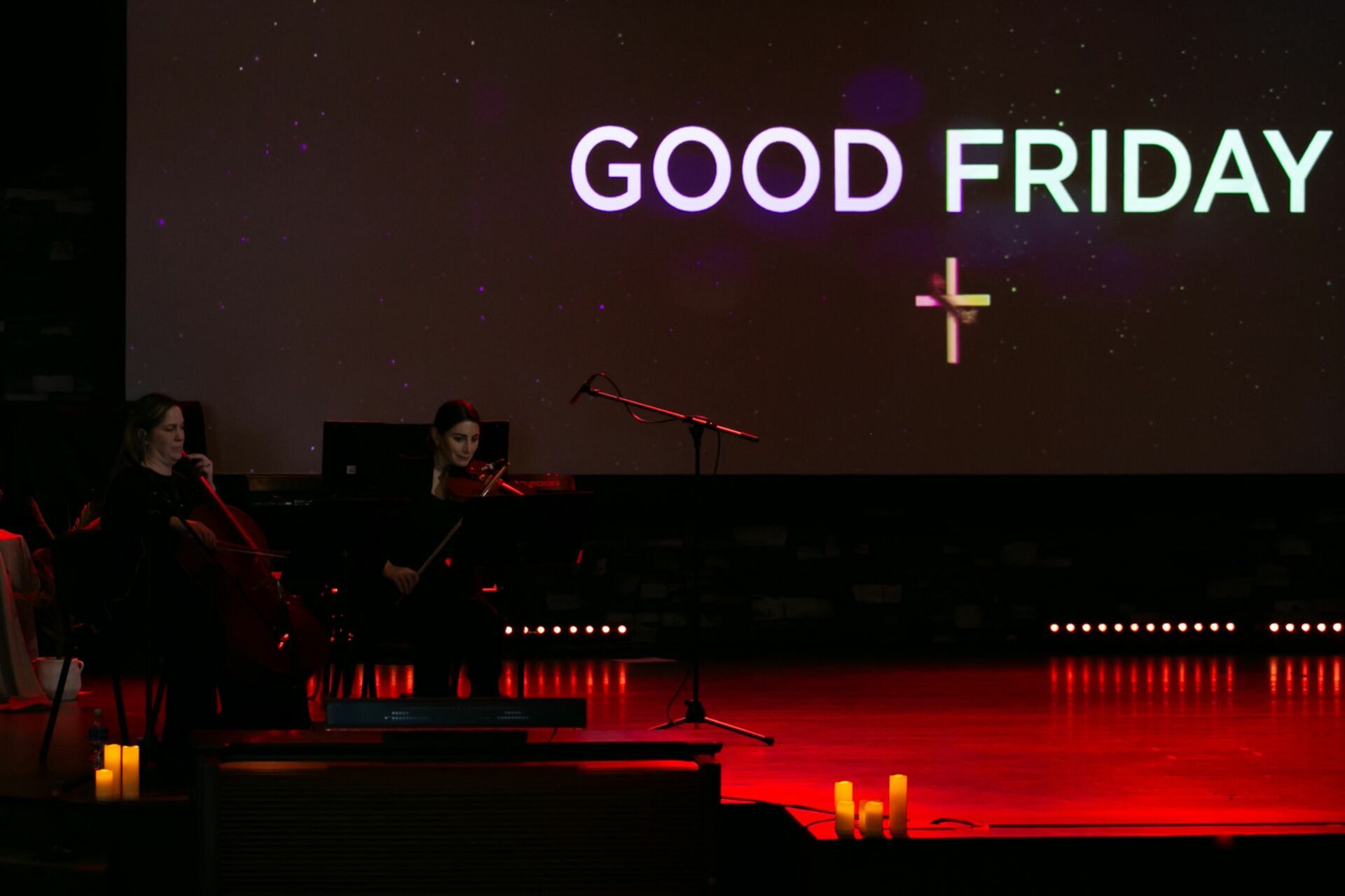Foto Good Friday - April 3, 2026  - Imagem 46